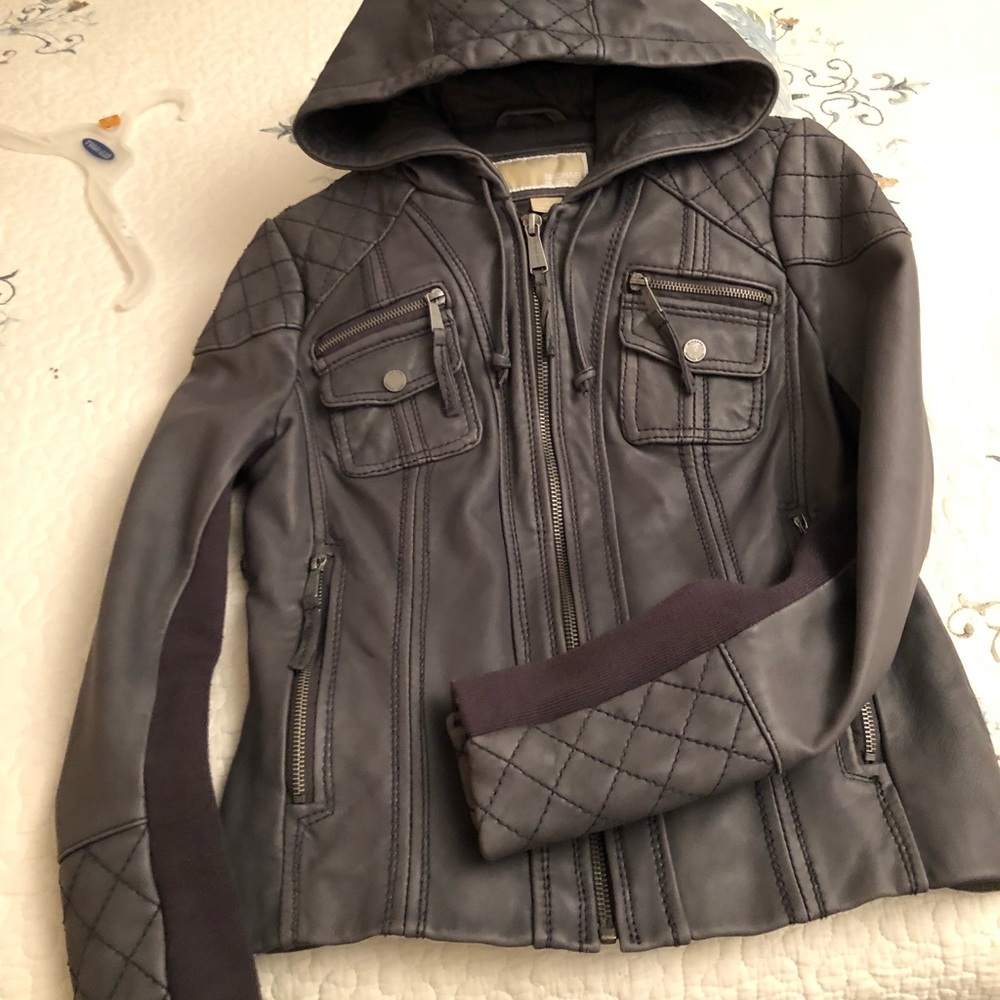 EXCELLENT CONDITION MICHAEL KORS LEATHER FITTED